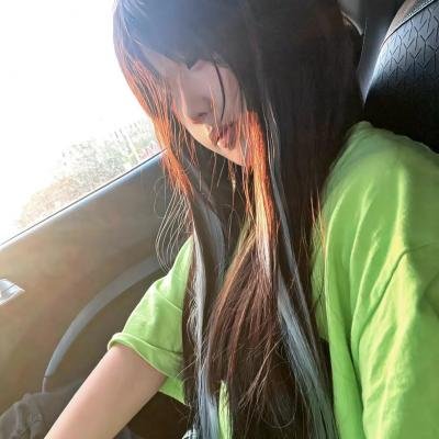 女跳水队员